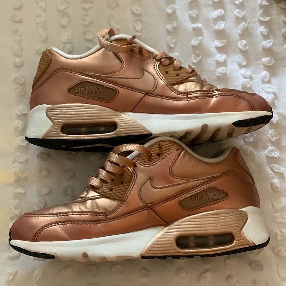 Nike air maxes